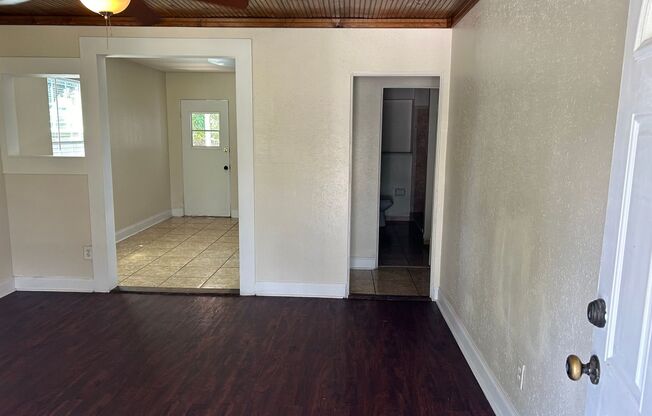 North Hyde Park 2 bedroom 2 bath