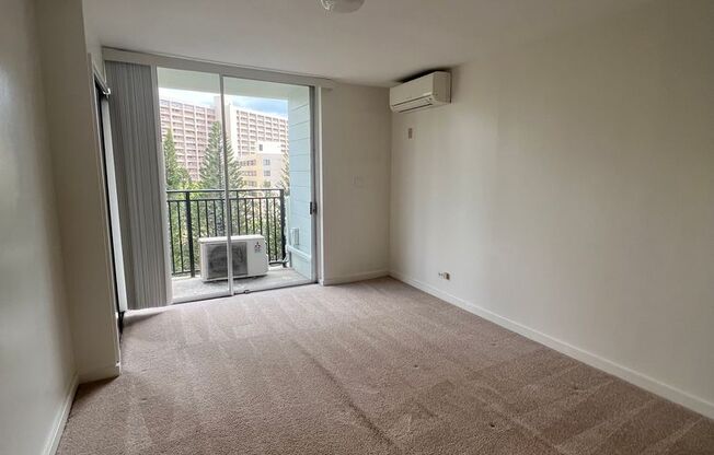 1 bedroom, 1 bath, 1 covered parking!