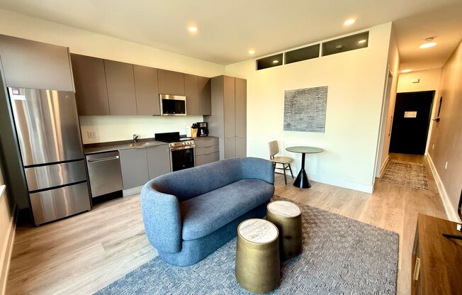 1 bed, 1 bath, 569 sqft, $2,099, Unit 407
