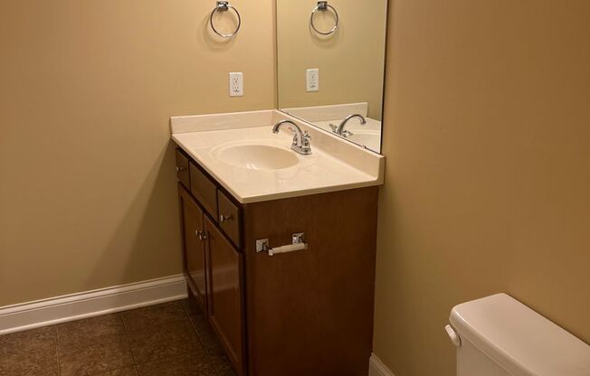 1 bed, 1 bath, 765 sqft, $825, Unit 125