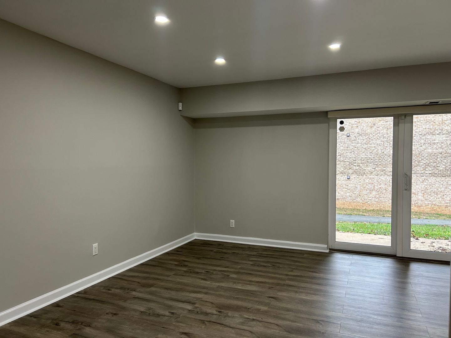 2 Bd 2 Bath Condo in Shadowood Ready for Move-In!