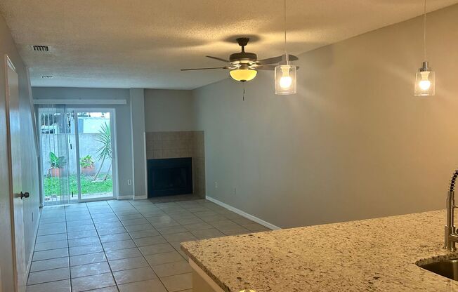 2 beds, 1.5 baths, 1,189 sqft, $1,475