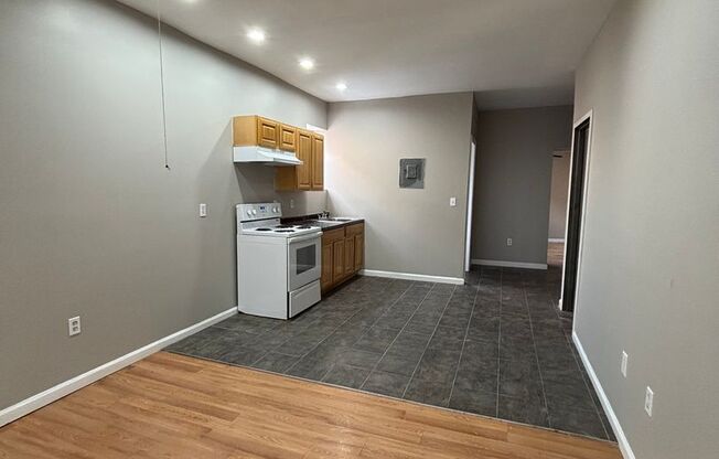 CHARMING STUDIO APARTMENT IN NORTH PHILADELPHIA AVAILABLE NOW!