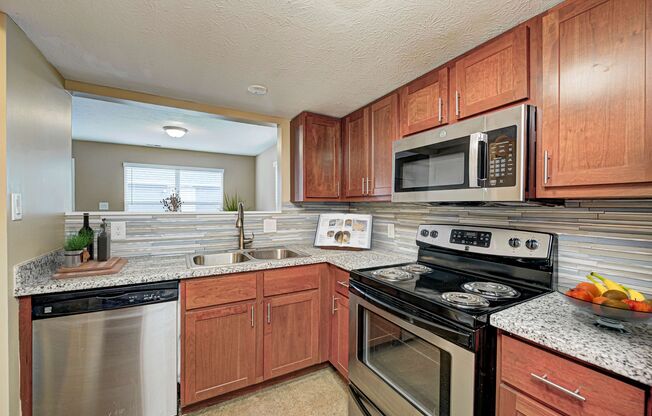 2 beds, 1.5 baths, 1,240 sqft, $1,840, Unit 2430 Alabama