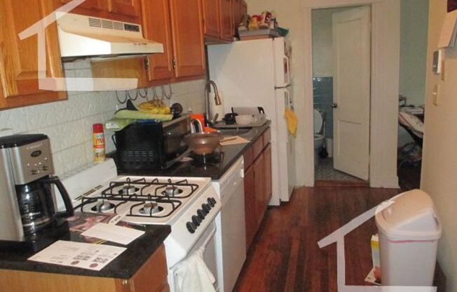 Large 2 bed unit located in the heart of Fenway.