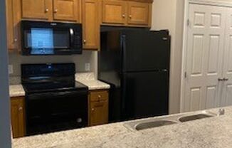 2 beds, 2 baths, 900 sqft, $999, Unit 872 Lynnwood Way Unit 423