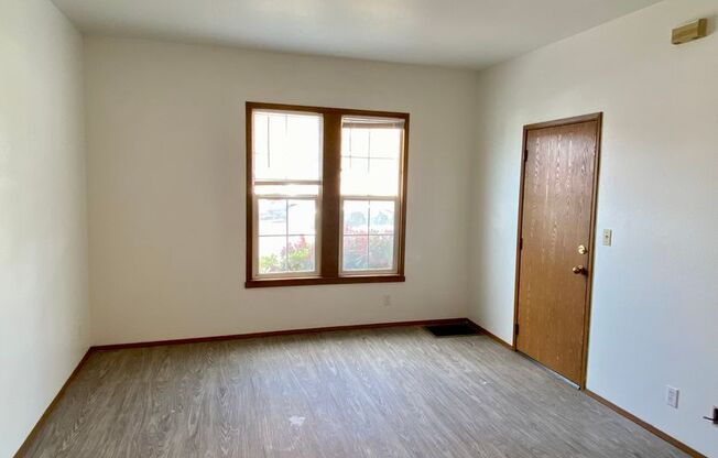 E Chestnut Apartments: 1-Bedroom Units in the Heart of Bellingham