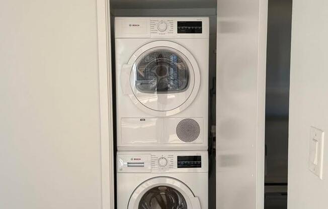 2 beds, 2 baths, $6,000, Unit P27A