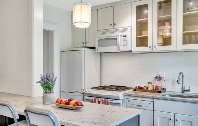 21 Westbourne Ter Apt 1A