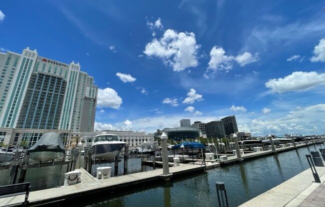 MUST SEE! 2/2 condo on Harbour Island, Courtyard View!