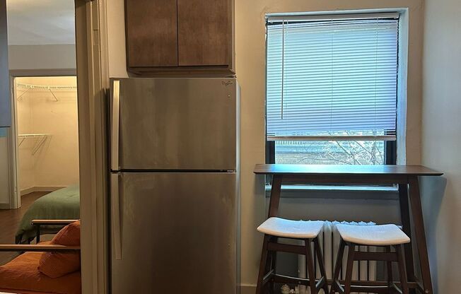 Studio, 1 bath, 600 sqft, $1,049, Unit Unit 315