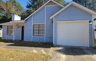 Super cute updated ranch! - Walk to Keningston Train Station - Self-Showings Available.