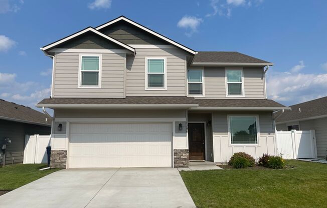 Immaculate Newer Construction w/ Vinyl Fencing & Pergola - 3 Bed 2.5 Bath Viking-Built Home!