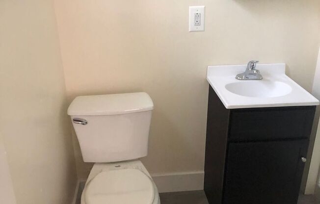 Studio, 1 bath, 206 sqft, $925, Unit 106