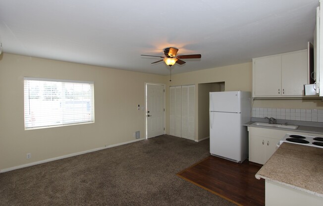 Beautiful 1 bedroom 1 bathroom upstairs apartment in Mira Mesa