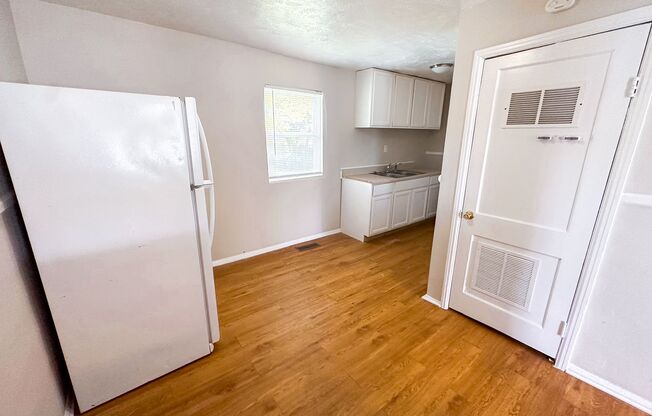 2 beds, 1 bath, $1,000