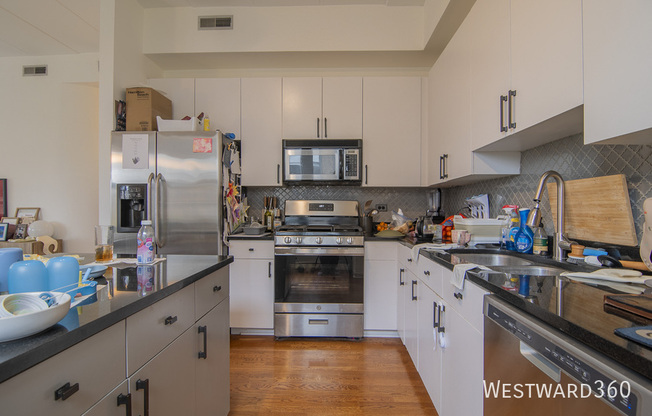 1301 W WASHINGTON BLVD
