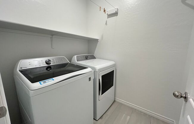 3 beds, 2.5 baths, $2,595, Unit # 1070