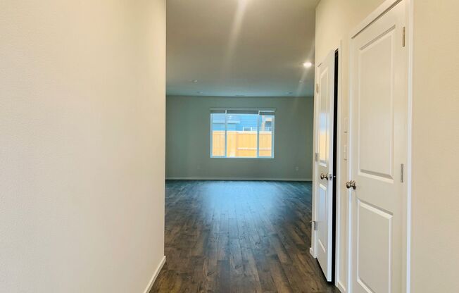 4745 Navigation Avenue NE Salem, OR 97305