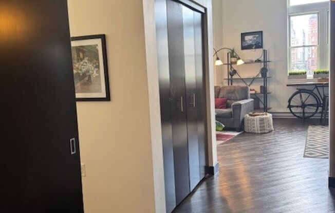 1 bed, 1 bath, 767 sqft, $1,750, Unit 402