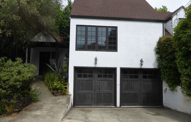 BEAUTIFUL THREE BED / THREE BATH CLASSIC ENGLISH TUDOR IN SAN ANSELMO WITH A POOL