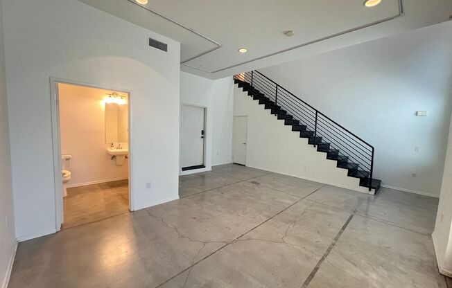 Work And Living Space Loft 1 Bedroom 1.5 Bath Attached Townhouse in The Downtown Santa Ana Artist Village