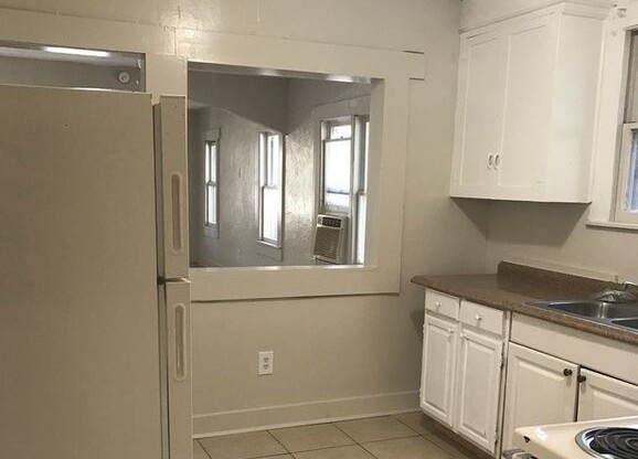 3 beds, 1 bath, $2,295