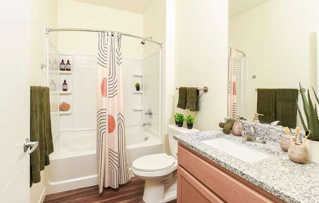 Dominium_67 Flats_Bathroom 2.jpg
