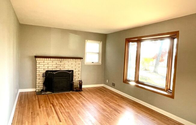 3 beds, 1 bath, $2,295