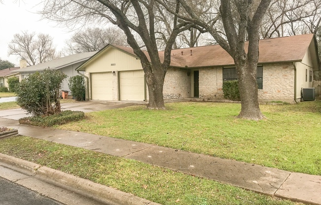 Beautiful home in quiet neighborhood!
