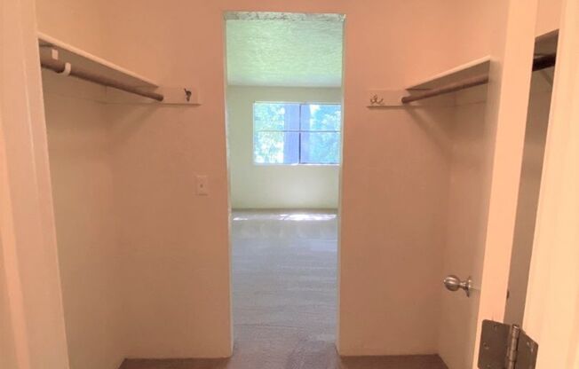 2 beds, 1.5 baths, 1,100 sqft, $1,697, Unit 1610