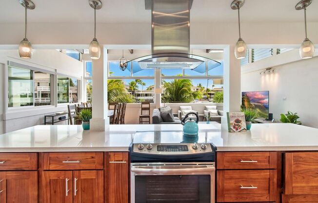 BRAND NEW to the market with NEW JACUZZI! Marina Front 3br/2ba