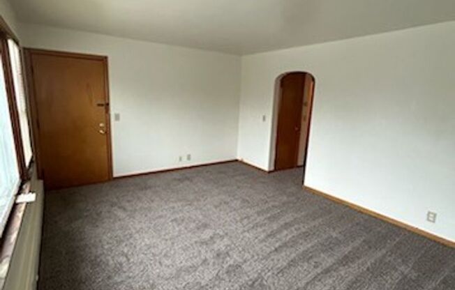 2 beds, 1 bath, $1,000