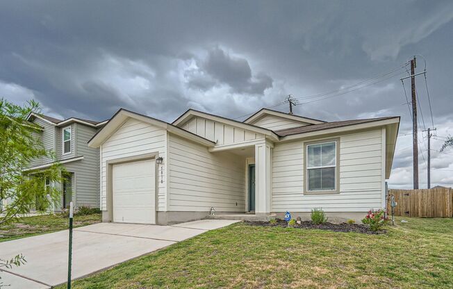 Cute & Cozy Home ~ 3/2 Single Story conveniently located to Randolph AFB and Ft Sam