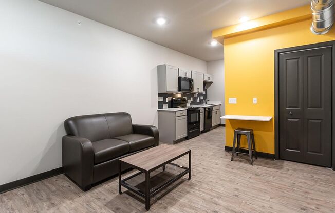 1 bed, 1 bath, 637 sqft, $1,754, Unit 405 [Furnished]