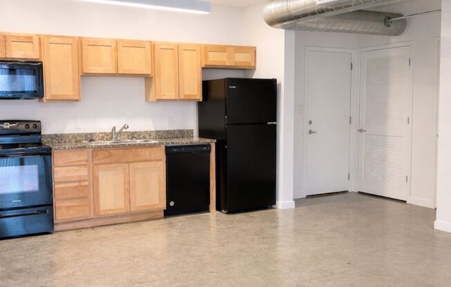 1 bed, 1 bath, 740 sqft, $999, Unit 5-304