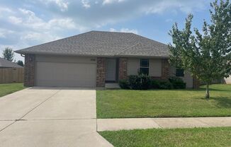 3 bedroom in Republic School District!