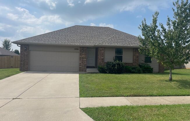 3 bedroom in Republic School District!