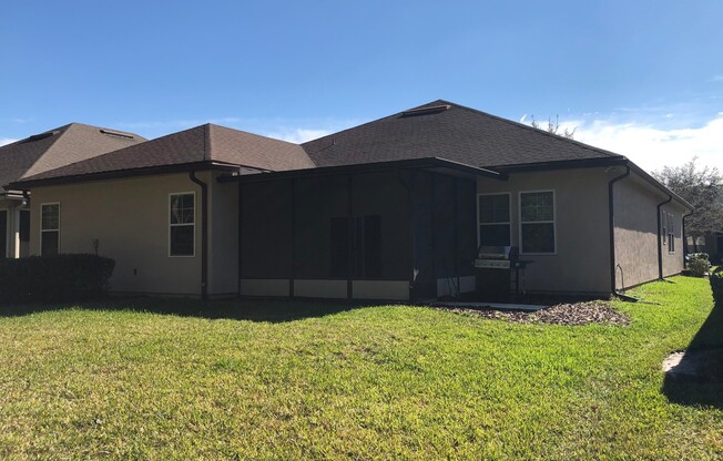 MODERN 4 BED 3 BATH RANCH-STYLE HOME - PET FRIENDLY, 2 CAR GARAGE, SCREENED IN LANAI, & COMMUNITY AMENITIES