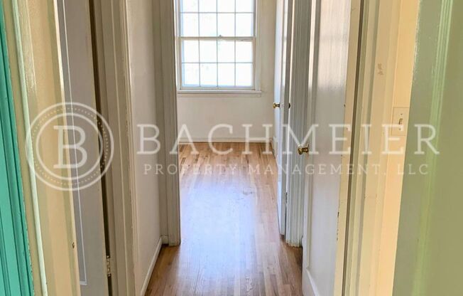 2 beds, 1 bath, $950, Unit 516 NW 5th St