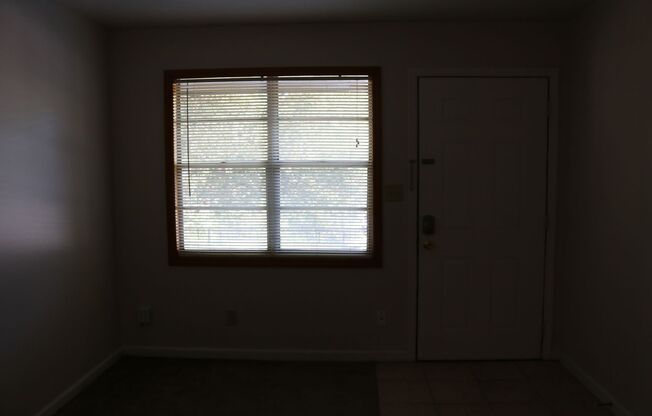 2 beds, 1 bath, 700 sqft, $880, Unit 9020