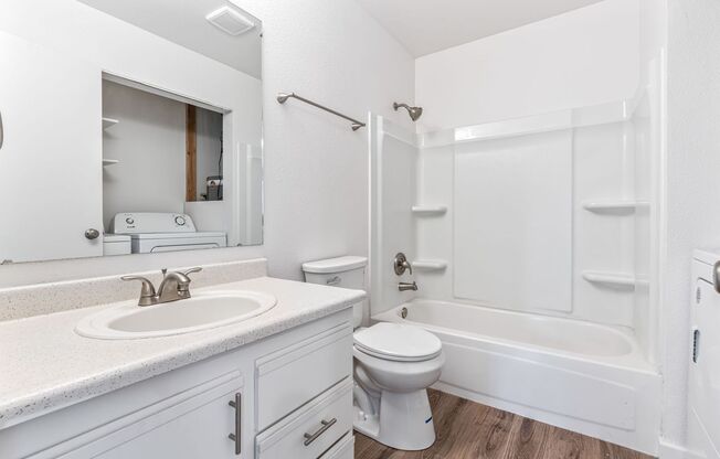 2 beds, 1 bath, 737 sqft, $1,550, Unit 1094-221