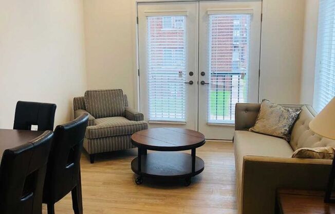 1 bed, 1 bath, 719 sqft, $1,295, Unit 402