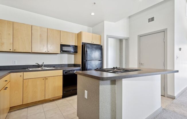 2 beds, 2 baths, 1,096 sqft, $1,660, Unit 205