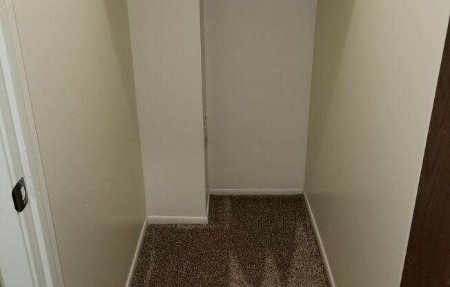 1 bed, 1 bath, 631 sqft, $850, Unit 1505-10