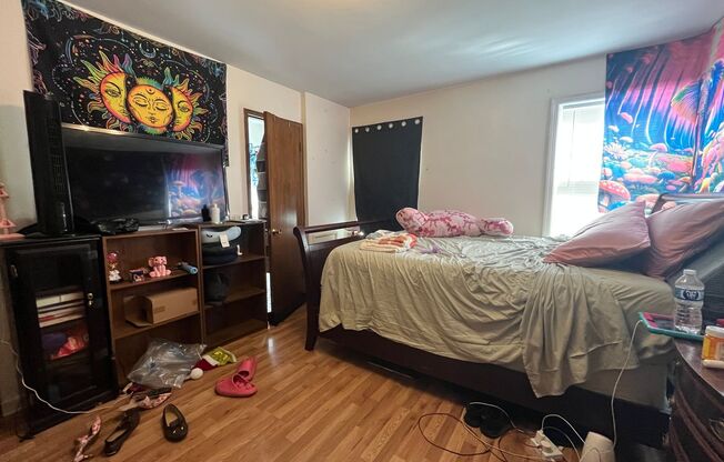 2 beds, 1 bath, $1,295, Unit 2