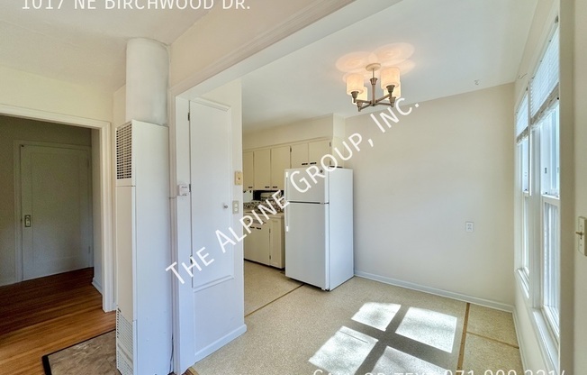 1017 NE BIRCHWOOD DR