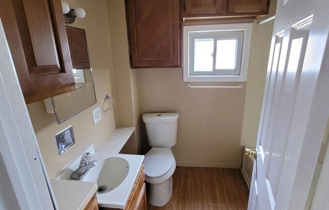 2 Bedroom Home In Hazel Park