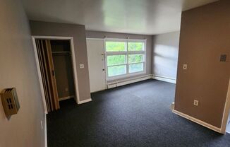 1 bed, 1 bath, $900, Unit 1734 W Market St APT 9