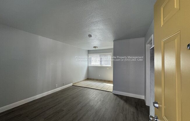 RECENTLY UPDATED & Move-In Ready 1BR/1BA Apartment